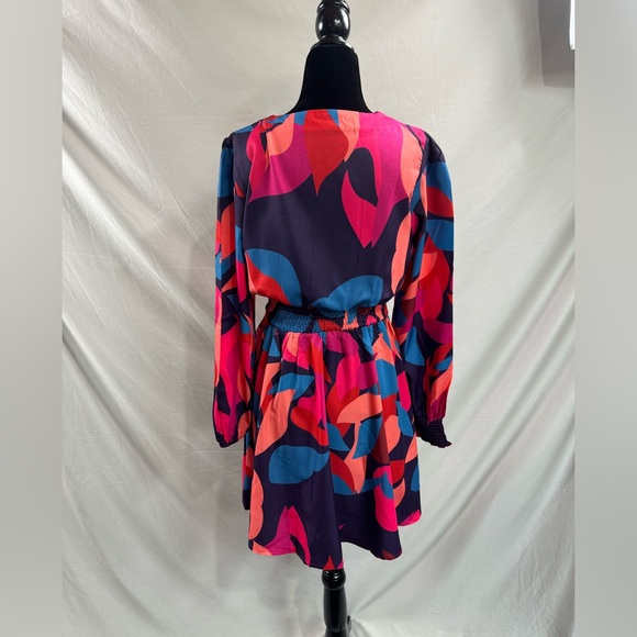 Shirred Bishop Cuff Sleeve A-line Dress - Picture 9 of 9